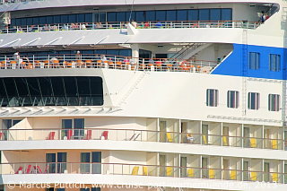 Das Kreuzfahrtschiff AIDAmar am 08. Juni 2013 im Kreuzfahrthafen Warnemünde in der Hansestadt Rostock.