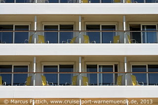 Das Kreuzfahrtschiff AIDAmar am 06. Juli 2013 im Kreuzfahrthafen Warnemünde in der Hansestadt Rostock.