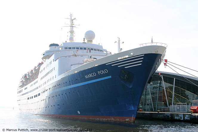 Das Kreuzfahrtschiff MARCO POLO am 02. Oktober 2011 im Ostseebad Warnemünde.