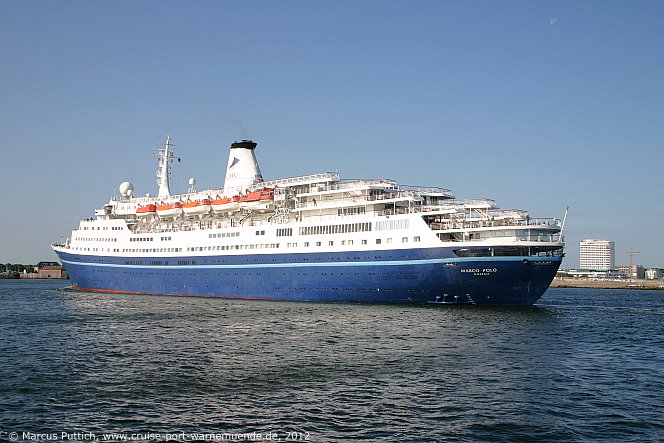 Das Kreuzfahrtschiff MARCO POLO am 09. Juni 2012 im Ostseebad Warnemünde.