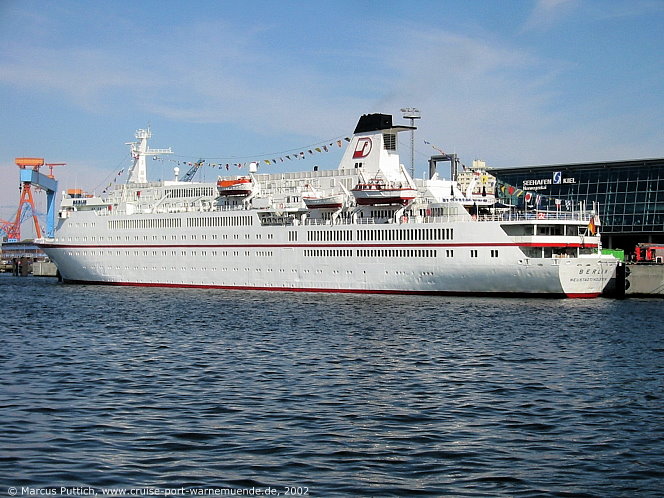 Das Kreuzfahrtschiff BERLIN am 03. August 2002 in Kiel (Deutschland).