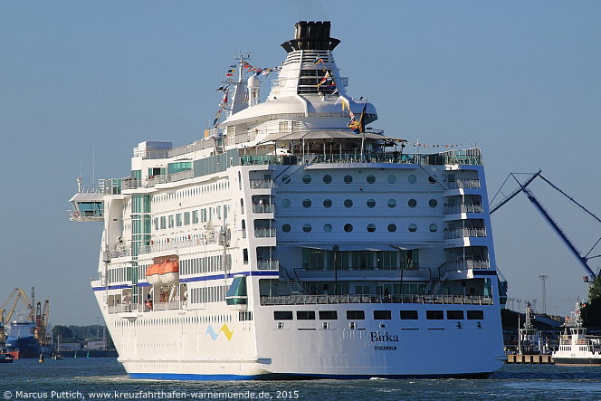 Das Kreuzfahrtschiff BIRKA STOCKHOLM am 11. Juli 2015 im Kreuzfahrthafen Warnemünde in der Hansestadt Rostock.