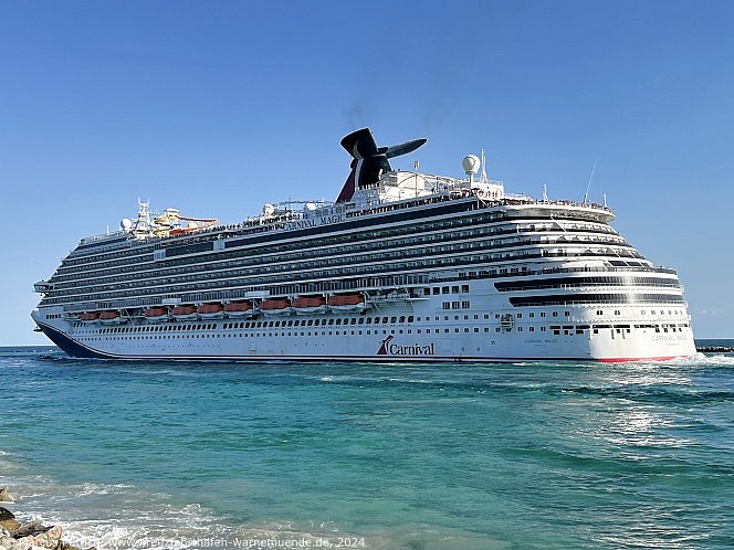 Das Kreuzfahrtschiff CARNIVAL MAGIC am 06. April 2024 in Miami, FL (USA).