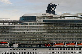 Das Kreuzfahrtschiff CELEBRITY SOLSTICE am 22. Oktober 2008 in Hamburg (Deutschland).