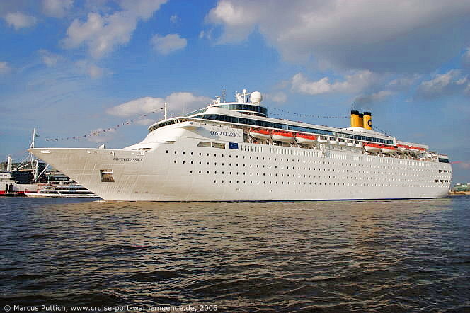 Das Kreuzfahrtschiff COSTA CLASSICA am 17. Mai 2006 in Hamburg (Deutschland).
