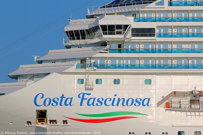 Das Kreuzfahrtschiff COSTA FASCINOSA am 30. Juni 2022 in Kiel (Deutschland).