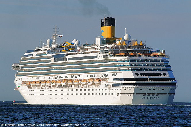 Das Kreuzfahrtschiff COSTA FASCINOSA am 30. Juni 2022 in Kiel (Deutschland).