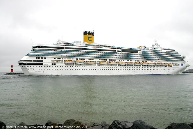Das Kreuzfahrtschiff COSTA PACIFICA am 22. Mai 2013 im Kreuzfahrthafen Warnem&uuml;nde in der Hansestadt Rostock (Erstanlauf).