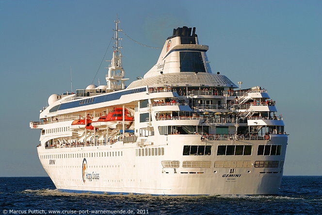 Das Kreuzfahrtschiff GEMINI am 27. Juni 2011 in L&uuml;beck (Deutschland).