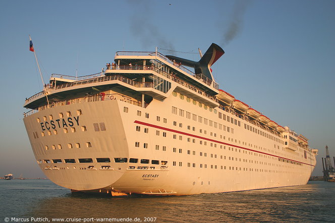 Das Kreuzfahrtschiff ECSTASY am 22. September 2007 in Galveston, TX (USA).