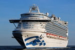 Das Kreuzfahrtschiff EMERALD PRINCESS am 12. Mai 2025 im Kreuzfahrthafen Warnem&uuml;nde in der Hansestadt Rostock