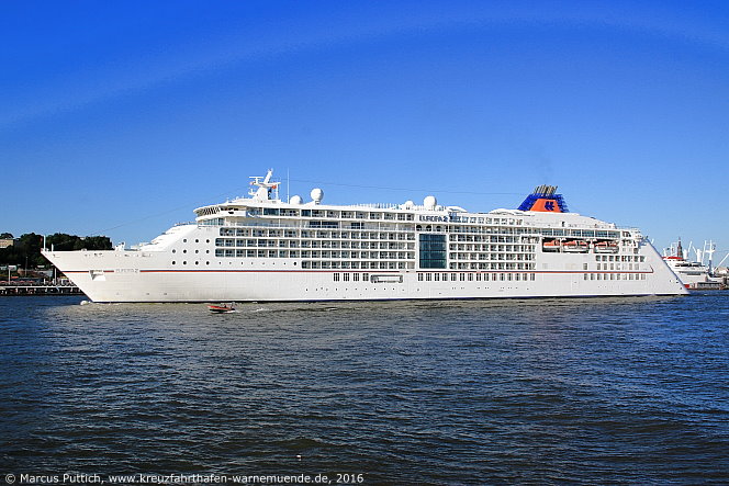 Das Kreuzfahrtschiff EUROPA 2 am 20. Juli 2016 in Hamburg (Deutschland).