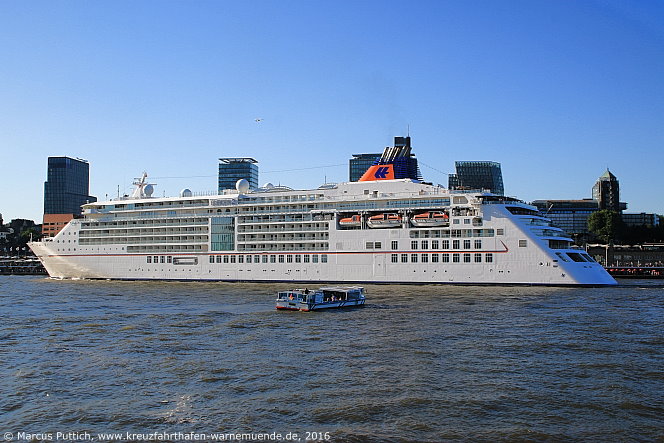 Das Kreuzfahrtschiff EUROPA 2 am 20. Juli 2016 in Hamburg (Deutschland).