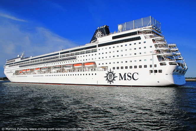 Das Kreuzfahrtschiff MSC SINFONIA am 07. Juni 2015 im Kreuzfahrthafen Warnemünde in der Hansestadt Rostock.