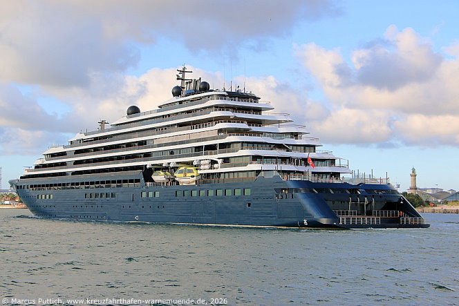 Das Kreuzfahrtschiff EVRIMA von der Kreuzfahrtreederei The Ritz-Carlton Yacht Collection am 28. Juli 2026 im Kreuzfahrthafen Warnem&uuml;nde in der Hansestadt Rostock (Erstanlauf).