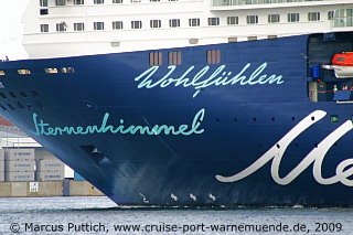 Das Kreuzfahrtschiff MEIN SCHIFF am 27. Juni 2009 in Kiel (Deutschland).