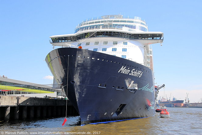 Das Kreuzfahrtschiff MEIN SCHIFF 6 am 14. Mai 2017 in Hamburg (Deutschland).