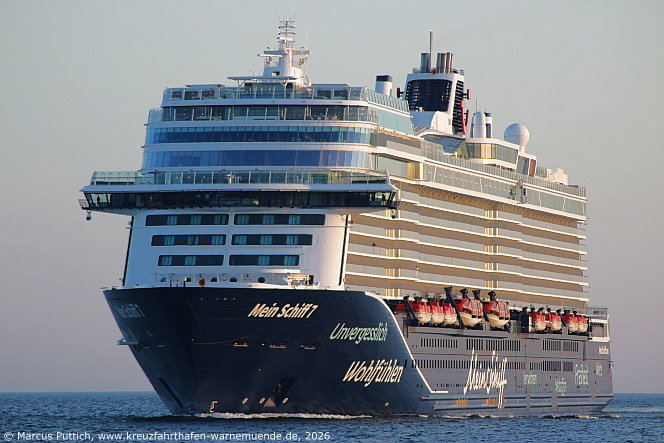 Das Kreuzfahrtschiff MEIN SCHIFF 7 von der Kreuzfahrtreederei TUI Cruises am 26. Mai 2026 in Kreuzfahrthafen Warnem&uuml;nde in der Hansestadt Rostock.