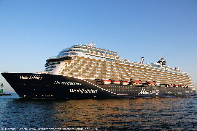 Das Kreuzfahrtschiff MEIN SCHIFF 7 von der Kreuzfahrtreederei TUI Cruises am 26. Mai 2026 in Kreuzfahrthafen Warnem&uuml;nde in der Hansestadt Rostock.