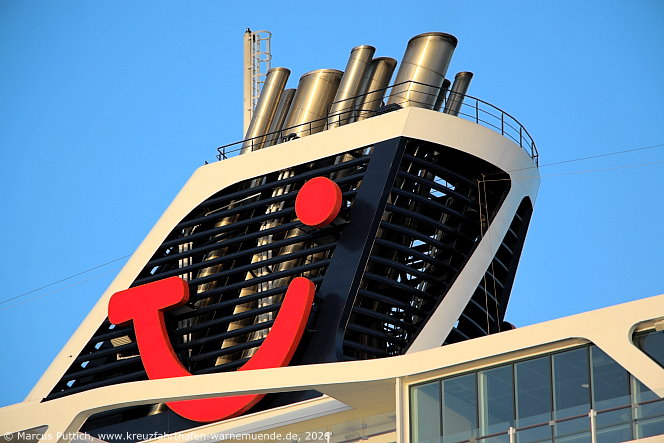 Das Kreuzfahrtschiff MEIN SCHIFF 7 von der Kreuzfahrtreederei TUI Cruises am 26. Mai 2026 in Kreuzfahrthafen Warnem&uuml;nde in der Hansestadt Rostock.