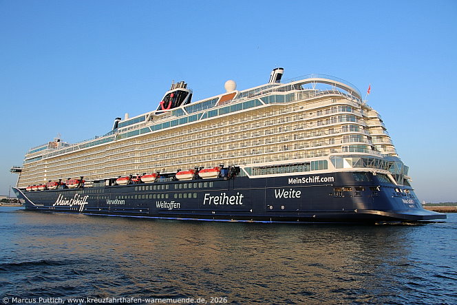 Das Kreuzfahrtschiff MEIN SCHIFF 7 von der Kreuzfahrtreederei TUI Cruises am 26. Mai 2026 in Kreuzfahrthafen Warnem&uuml;nde in der Hansestadt Rostock.