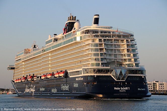 Das Kreuzfahrtschiff MEIN SCHIFF 7 von der Kreuzfahrtreederei TUI Cruises am 26. Mai 2026 in Kreuzfahrthafen Warnem&uuml;nde in der Hansestadt Rostock.