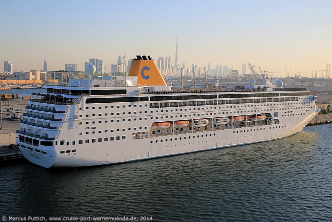 Das Kreuzfahrtschiff COSTA neoRIVIERA von der Kreuzfahrtreederei Costa Crociere<BR>am 07. Dezember 2014 in Dubai (Vereinigte Arabische Emirate).