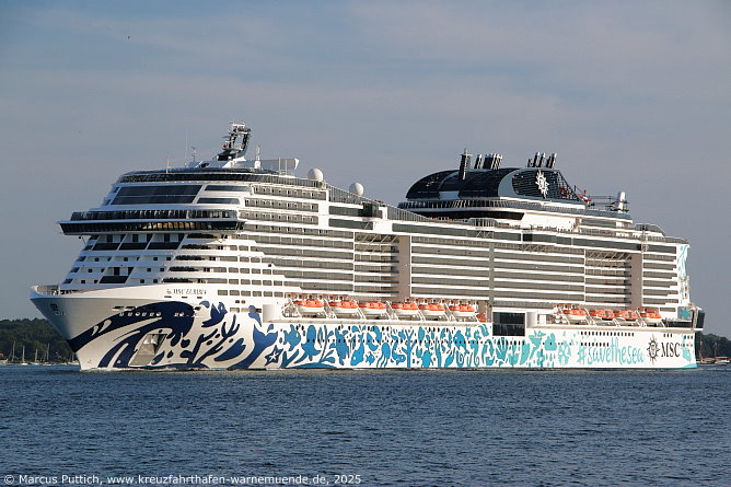Das Kreuzfahrtschiff MSC EURIBIA von der Kreuzfahrtreederei MSC Crociere am 19. Juli 2025 in Kiel (Deutschland).