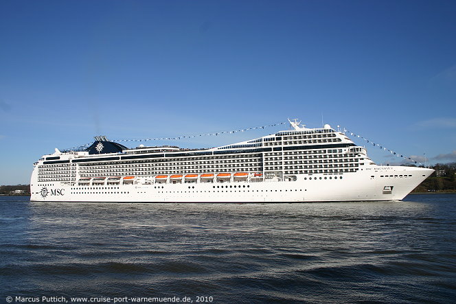 Das Kreuzfahrtschiff MSC MAGNIFICA am 05. März 2010 in Hamburg (Deutschland).