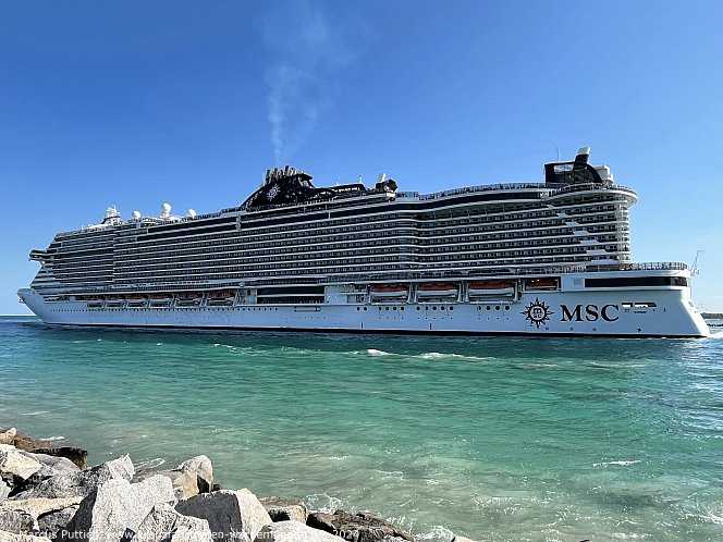 Das Kreuzfahrtschiff MSC SEASCAPE am 06. April 2024 in Miami, FL (USA).