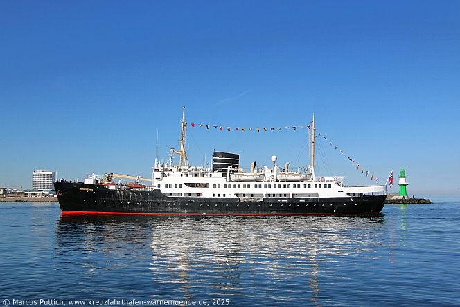 Das Kreuzfahrtschiff NORSTJERNEN von der Kreuzfahrtreederei Vestland Classic am 13. Mai 2015 im Kreuzfahrthafen Warnemünde in der Hansestadt Rostock.