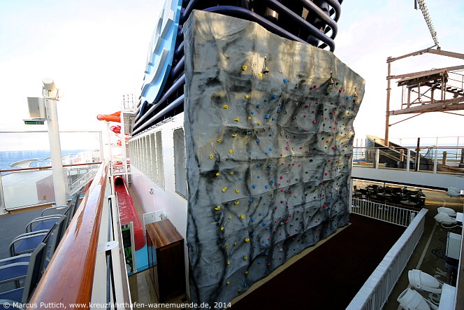 Kreuzfahrtschiff NORWEGIAN GETAWAY: Die Climbing Wall auf Deck Deck 16.