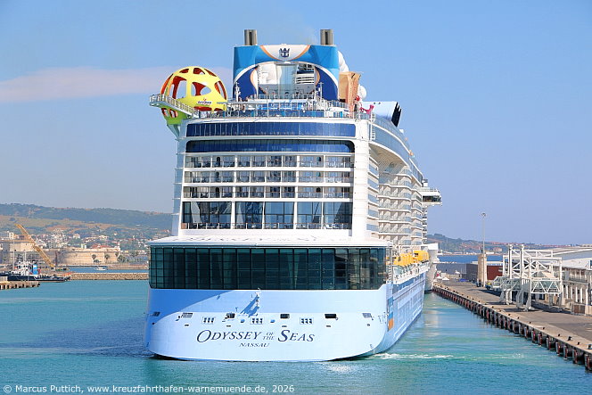 Das Kreuzfahrtschiff ODYSSEY OF THE SEAS von der Kreuzfahrtreederei Royal Caribbean International am 26. Juni 2026 in Civitavecchia (Italien).