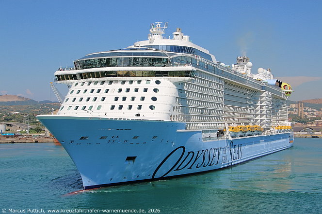 Das Kreuzfahrtschiff ODYSSEY OF THE SEAS von der Kreuzfahrtreederei Royal Caribbean International am 26. Juni 2026 in Civitavecchia (Italien).