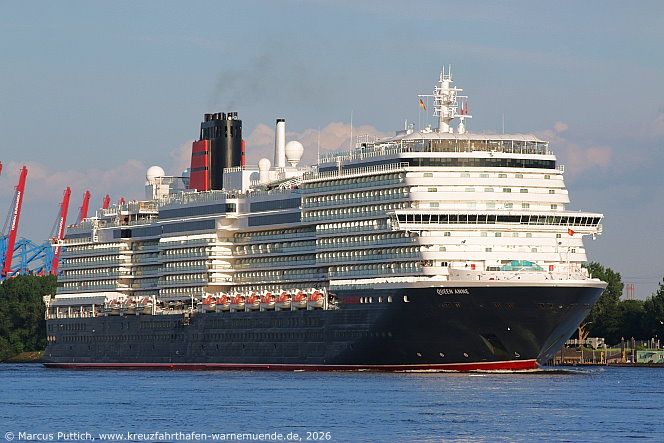 Das Kreuzfahrtschiff QUEEN ANNE von der Kreuzfahrtreederei Cunard Line am 14. Juli 2026 in Hamburg (Deutschland).