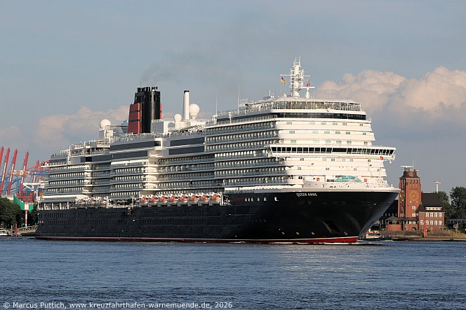 Das Kreuzfahrtschiff QUEEN ANNE von der Kreuzfahrtreederei Cunard Line am 14. Juli 2026 in Hamburg (Deutschland).
