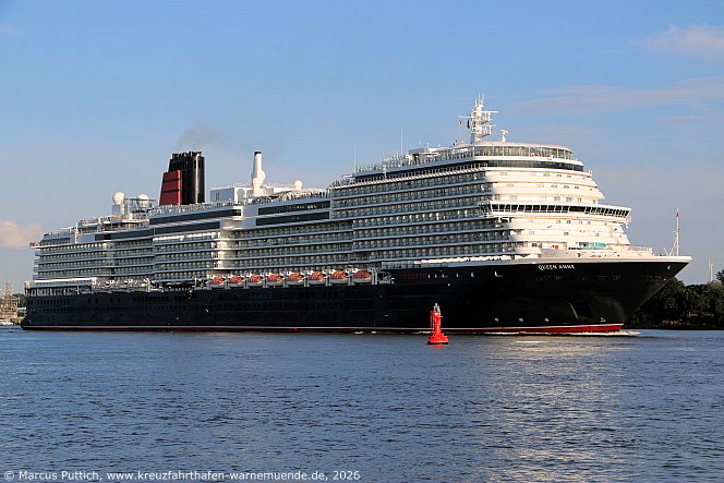 Das Kreuzfahrtschiff QUEEN ANNE von der Kreuzfahrtreederei Cunard Line am 14. Juli 2026 in Hamburg (Deutschland).