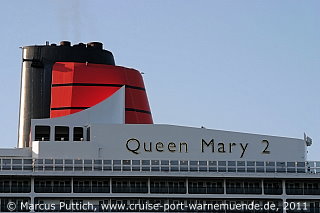 Das Kreuzfahrtschiff QUEEN MARY 2 am 08. Mai 2011 in Hamburg (Deutschland).