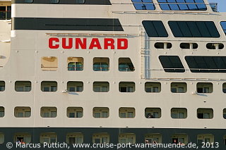 Das Kreuzfahrtschiff QUEEN MARY 2 am 24. August 2013 in Hamburg (Deutschland).