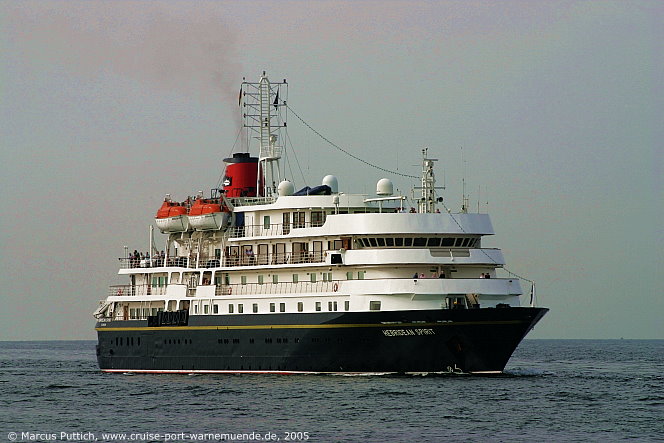 Das Kreuzfahrtschiff HEBRIDEAN SPIRIT am 14. Juli 2005 im Ostseebad Warnem&uuml;nde (Erstanlauf).