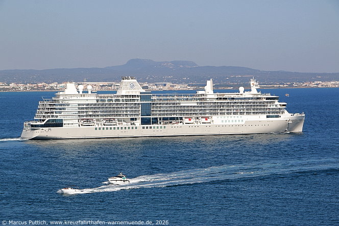 Das Kreuzfahrtschiff SILVER RAY von der Kreuzfahrtreederei Silversea Cruises<BR>am 26. Juni 2026 in Palma auf der Insel Mallorca (Spanien).