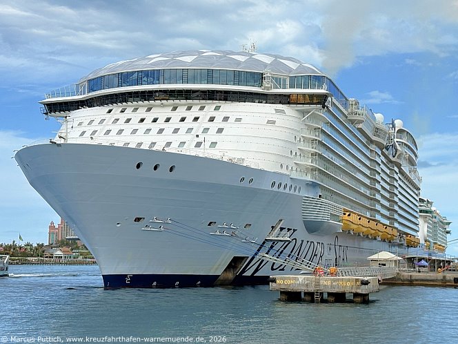 Das Kreuzfahrtschiff WONDER OF THE SEAS von der Kreuzfahrtreederei Royal Caribbean International am 19. April 2026 in Nassau (Bahamas).